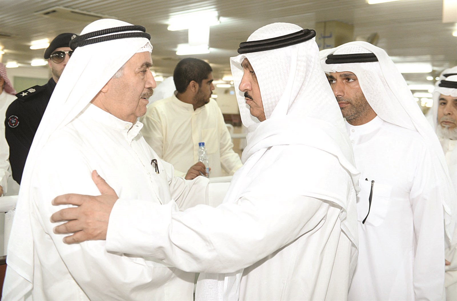 مسلم البراك يقدم التعازي