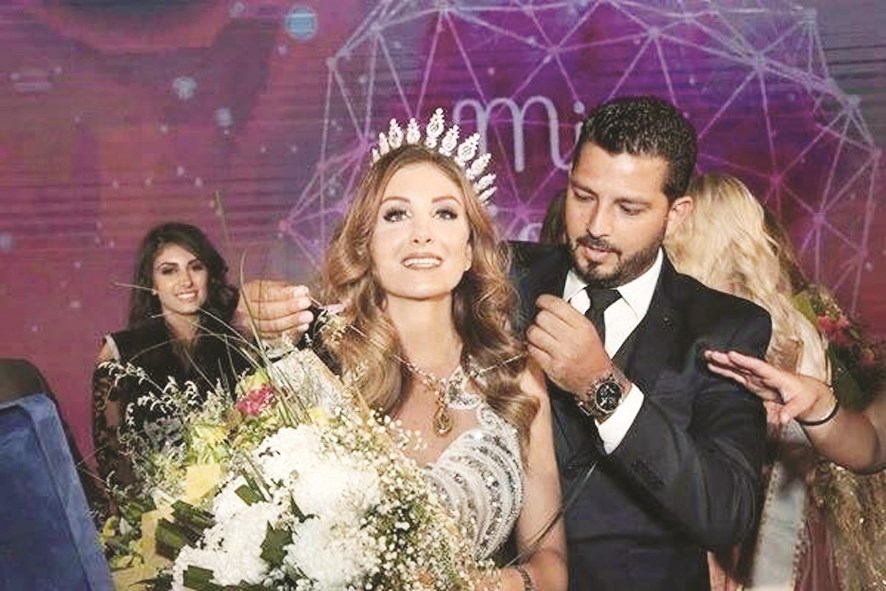 أماندا حنا خلال تتويجها باللقب