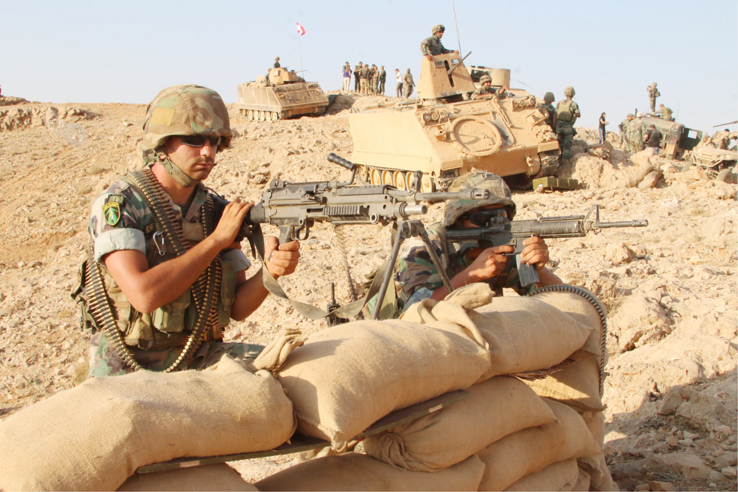 u062cu0646u0648u062f u0644u0628u0646u0627u0646u064au0648u0646 u064au062au062eu0630u0648u0646 u0645u0648u0627u0642u0639 u0642u062au0627u0644u064au0629 u0641u064a u062cu0631u0648u062f u0631u0623u0633 u0628u0639u0644u0628u0643 u062eu0644u0627u0644 u0627u0644u0645u0648u0627u062cu0647u0627u062a u0636u062f u00abu062fu0627u0639u0634u00bb (u0627 u0641 u0628)