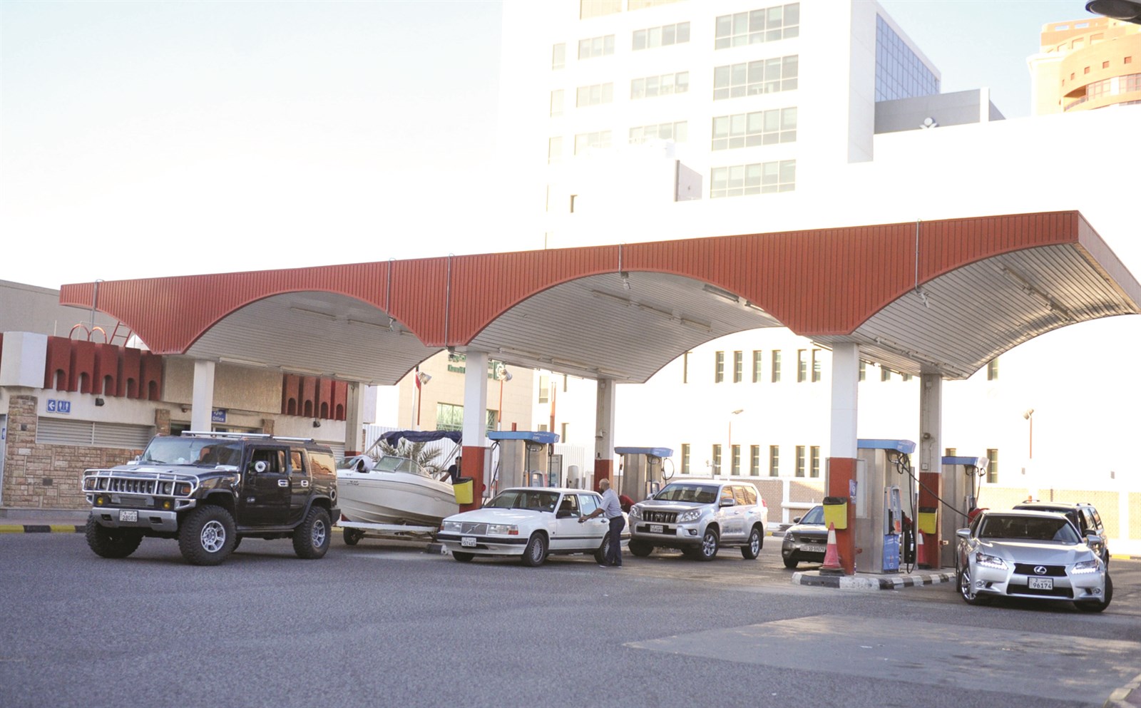 u062cu064au0648u0628 u0627u0644u0645u0633u062au0647u0644u0643u064au0646 u062au064fu0641u0636u0644 u00abu0627u0644u0645u0645u062au0627u0632u00bb     (u062au0635u0648u064au0631 u0646u0648u0631 u0647u0646u062fu0627u0648u064a)