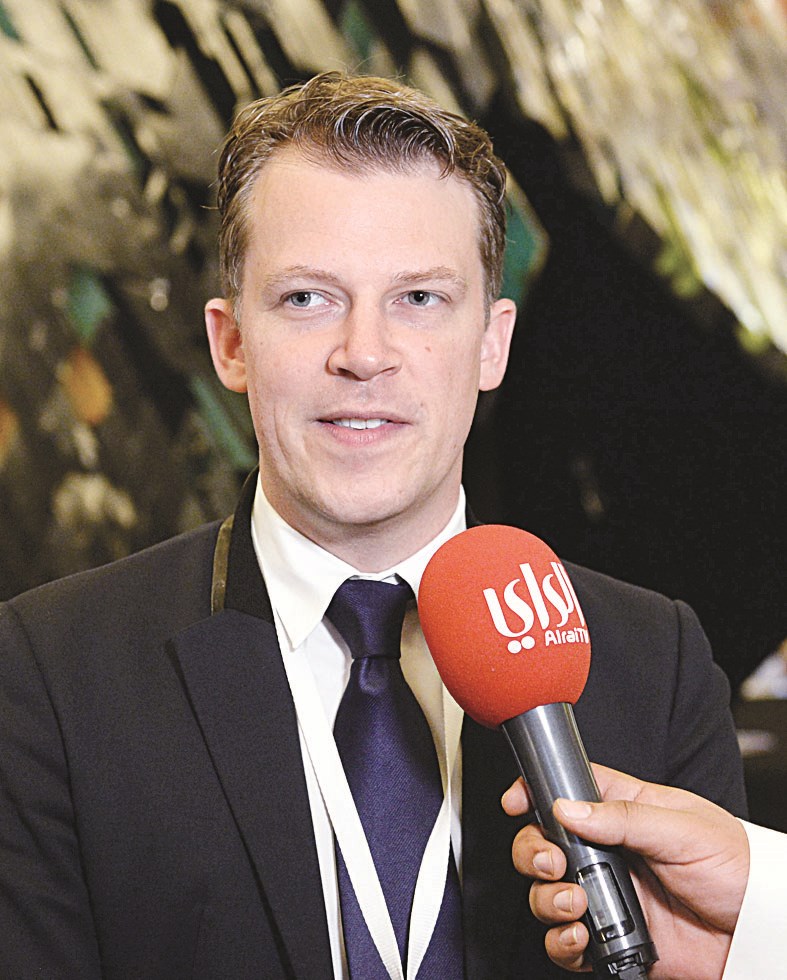 يورون فاينامايده