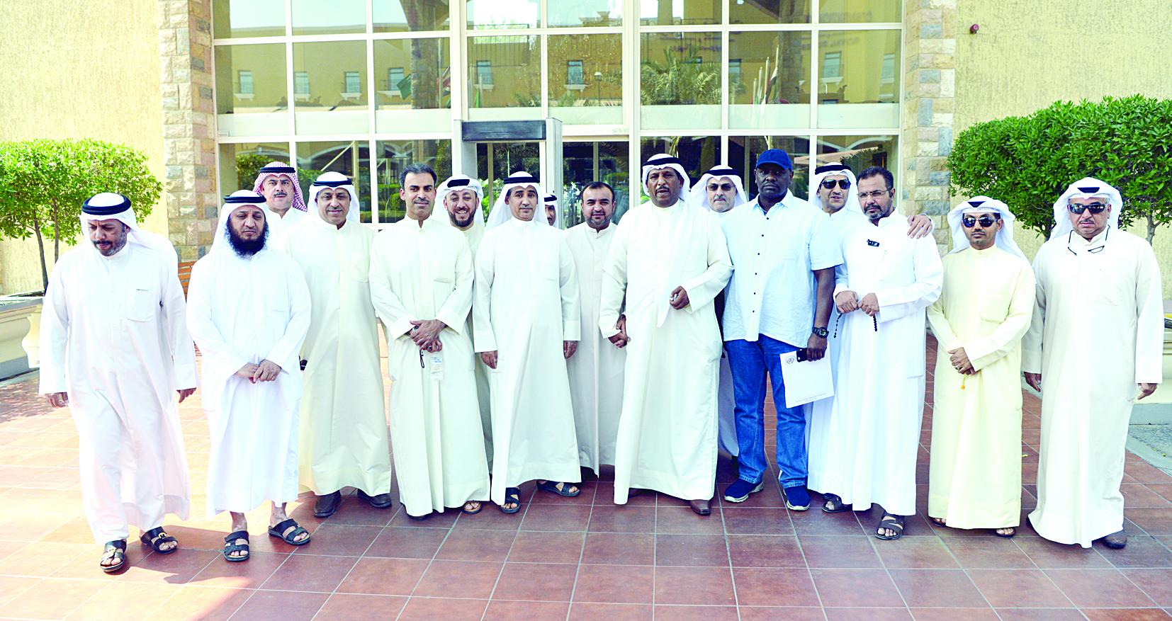 أعضاء النقابة الذين حضروا لمكان الدعوة              (تصوير نايف العقلة)