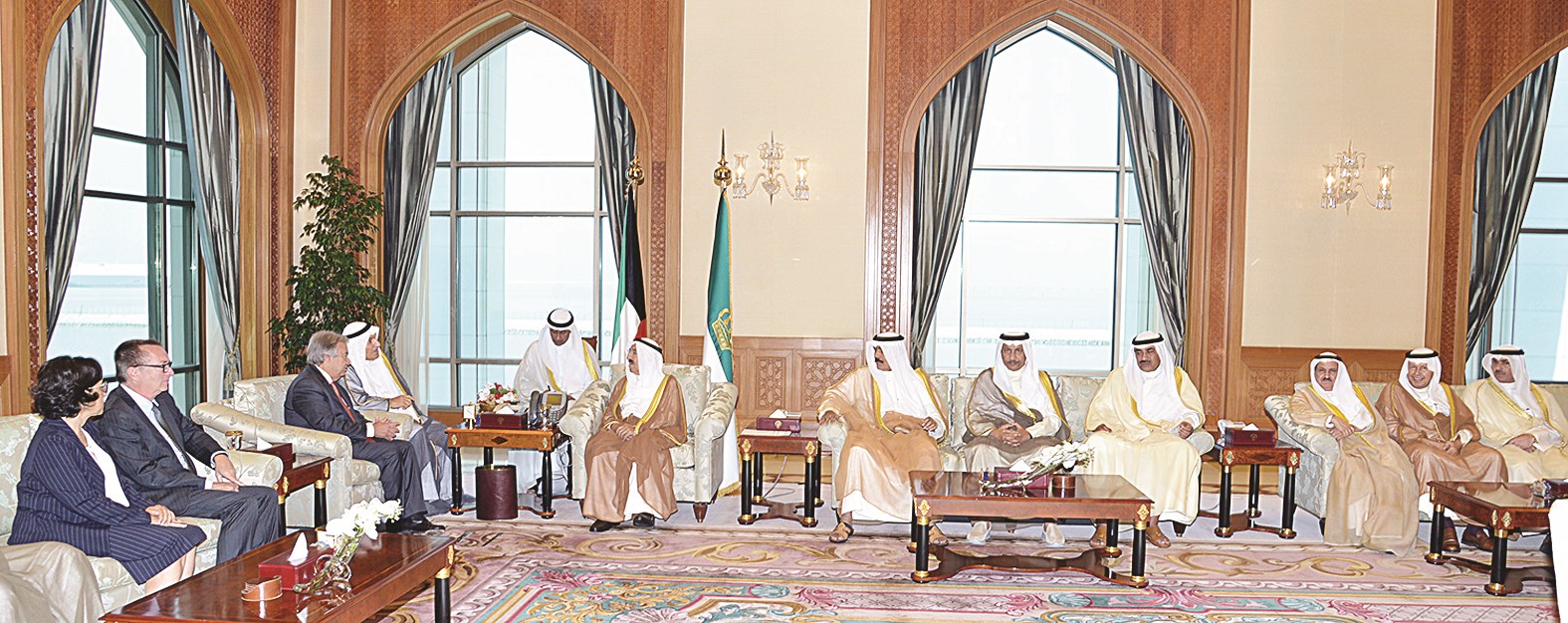 سمو الأمير مستقبلا الأمين العام للأمم المتحدة بحضور سمو ولي العهد وجابر المبارك وصباح الخالد