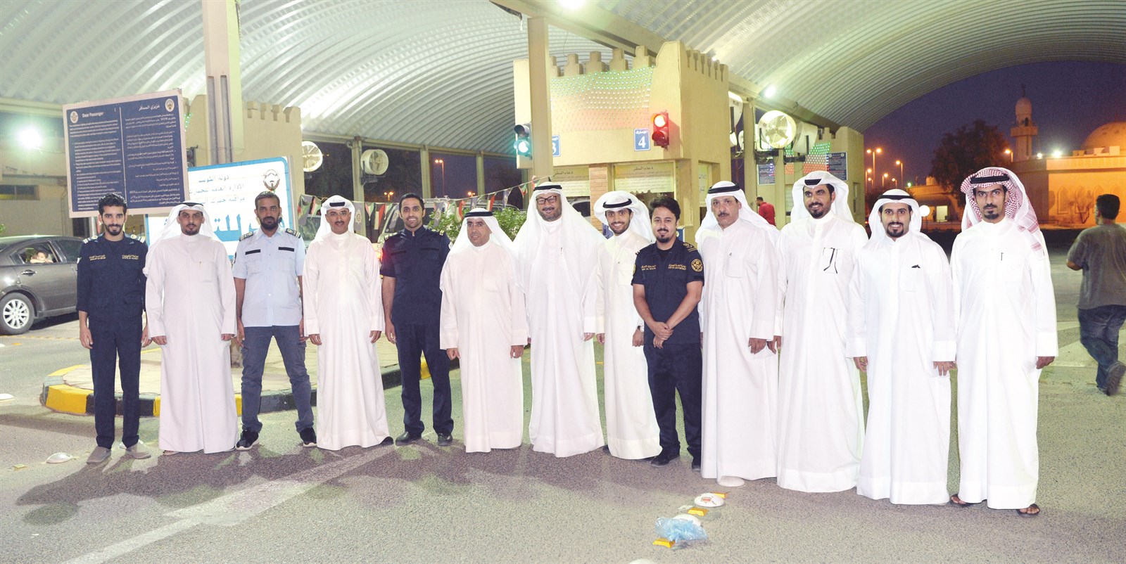 لقطة جماعية لجمركيي المنفذ