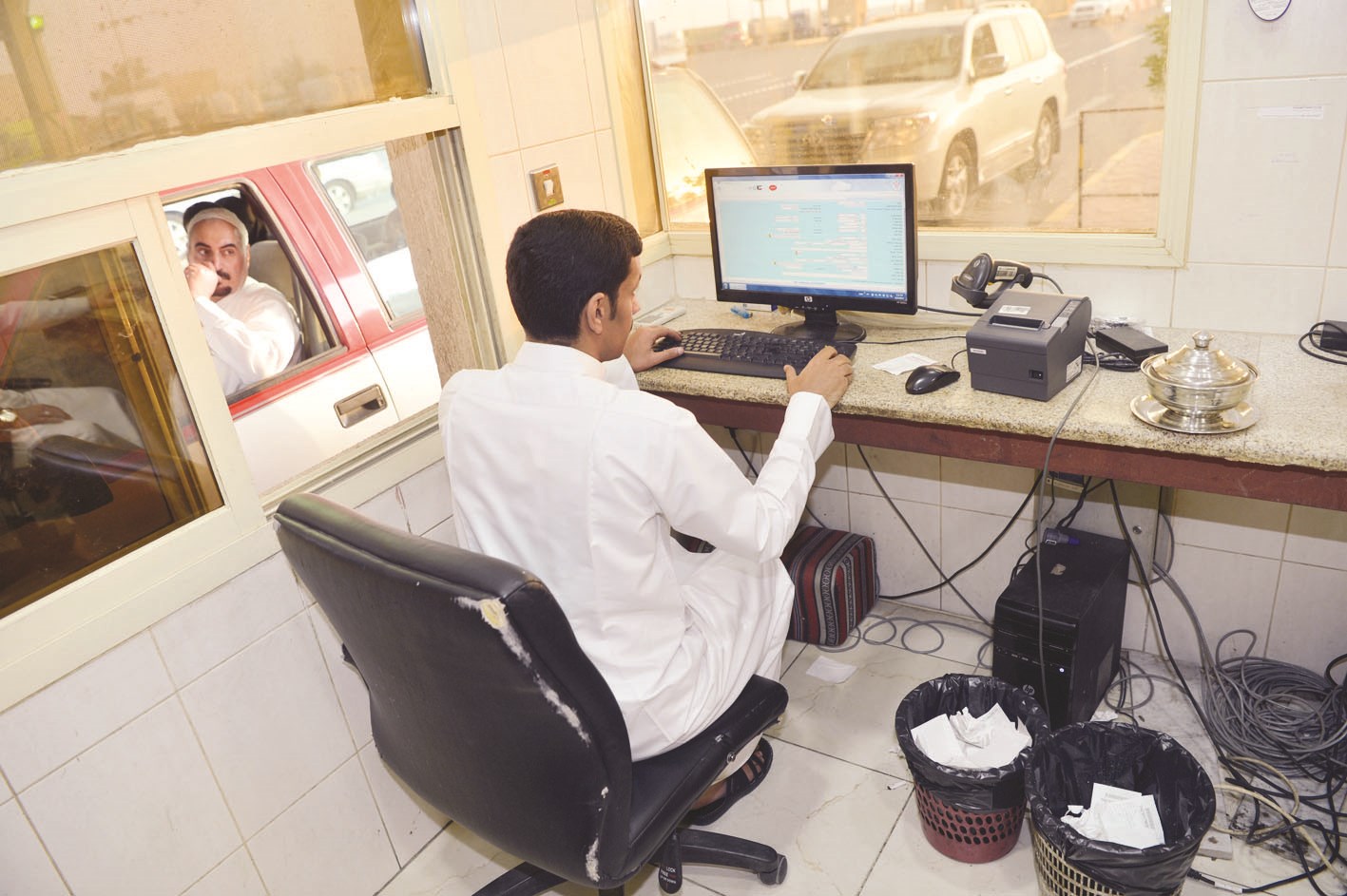 مطابقة جمركية لبيانات السيارة وقائدها