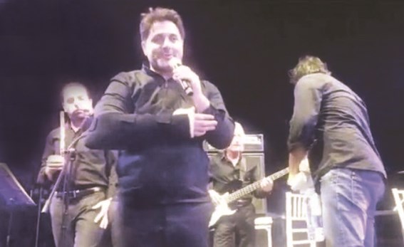 u0645u0644u062du0645 u0632u064au0646 u064au063au0646u064a u0628u0639u062f u0627u0644u062du0627u062fu062b... u0648u064au062fu0647 u0641u064a u0627u0644u062cu0628u0633