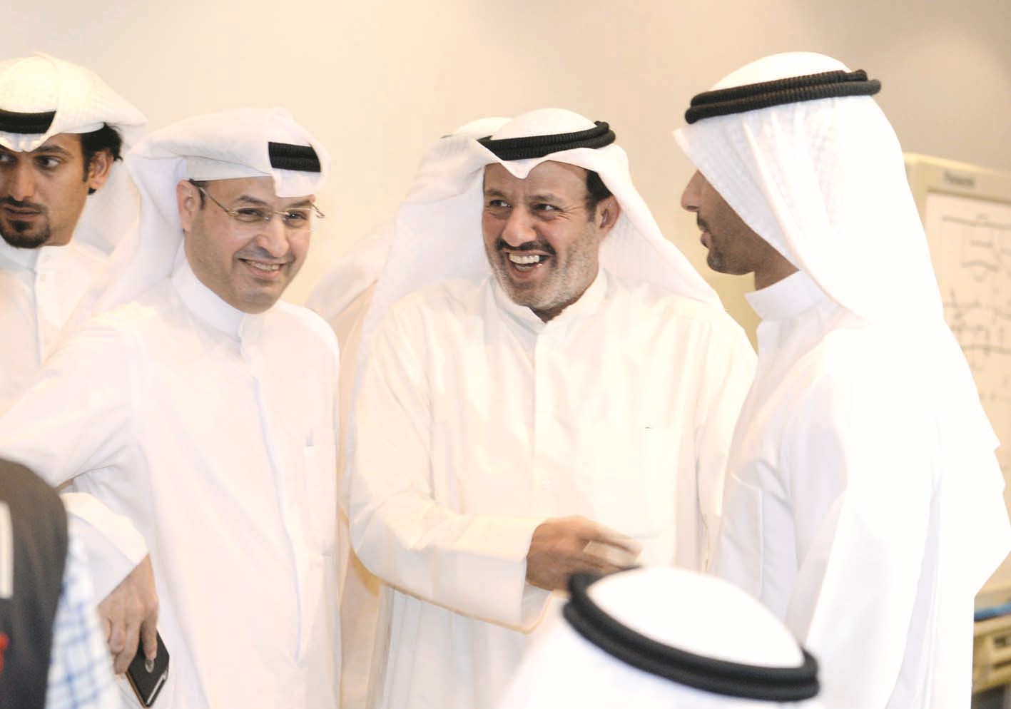 u0627u0644u0623u062cu0648u0627u0621 u0627u0644u0625u064au062cu0627u0628u064au0629 u0643u0627u0646u062a u0633u0627u0626u062fu0629 u0642u0628u0644 u0648u062eu0644u0627u0644 u0648u0628u0639u062f u0627u0644u0627u062cu062au0645u0627u0639    (u062au0635u0648u064au0631 u0632u0643u0631u064au0627 u0639u0637u064au0629)