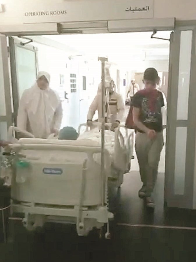 ... ولدى إخراجه من غرفة العمليات