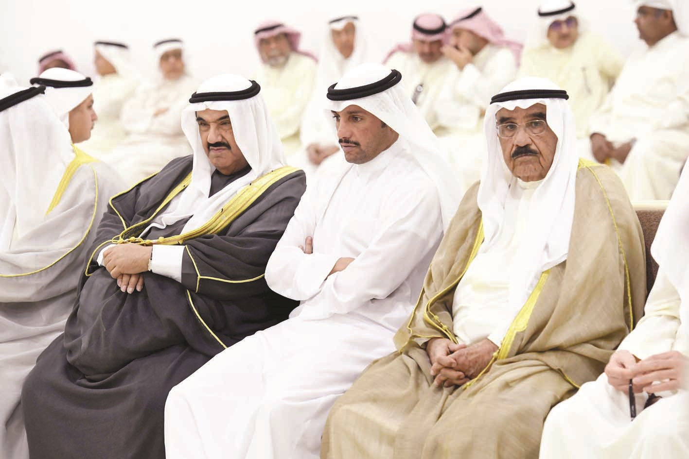 الغانم مُتوسطاً فيصل السعود وناصر المحمد