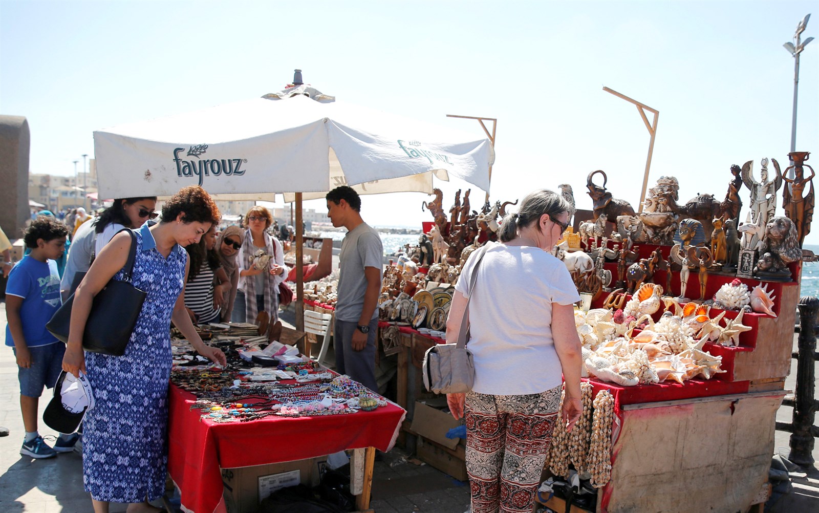 u0633u064au0627u062d u064au0634u062au0631u0648u0646 u0647u062fu0627u064au0627 u062au0630u0643u0627u0631u064au0629 u0639u0644u0649 u0633u0627u062du0644 u0627u0644u0645u062au0648u0633u0637 u0641u064a u0627u0644u0625u0633u0643u0646u062fu0631u064au0629     (u0631u0648u064au062au0631u0632)