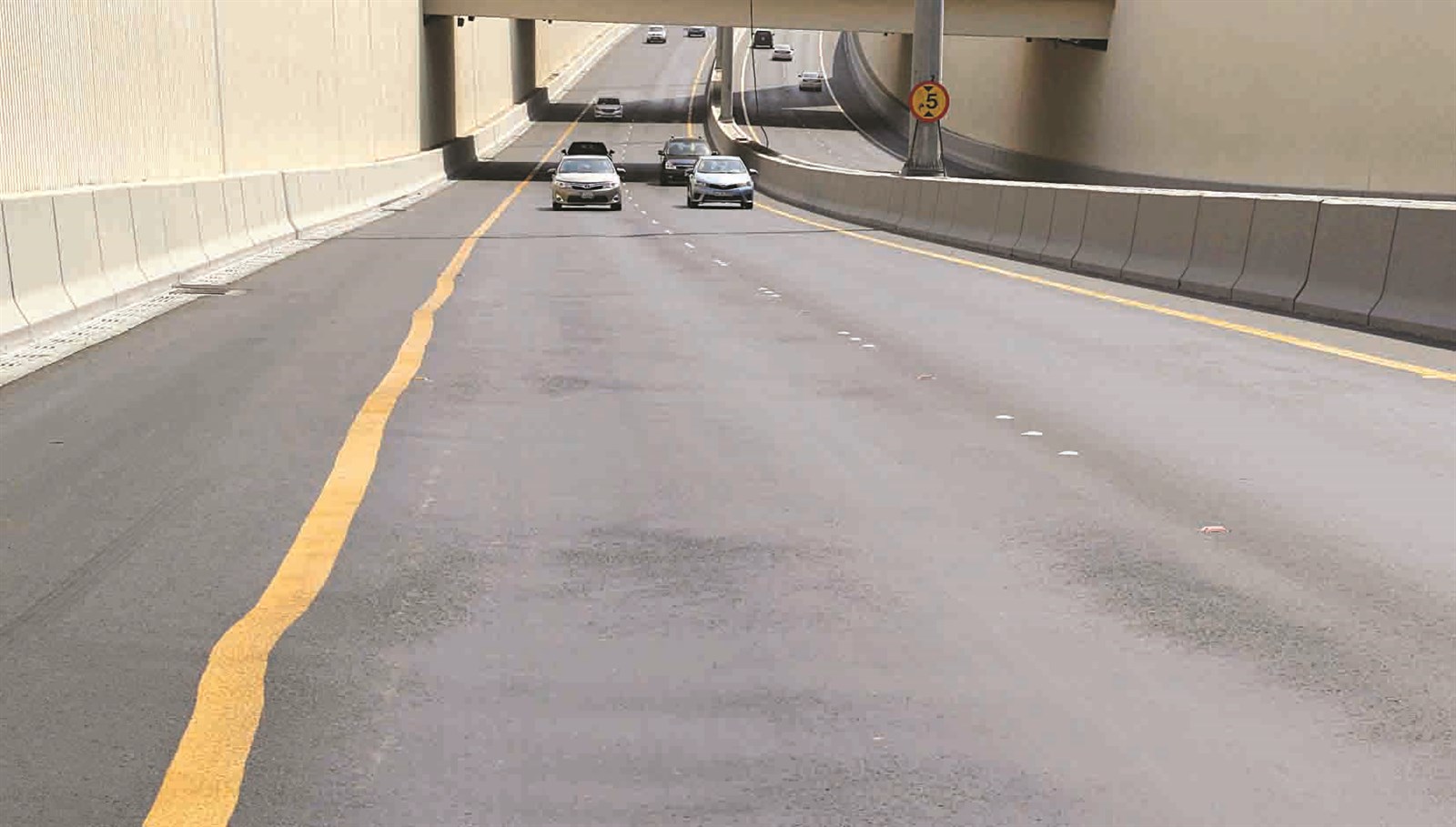 u062au0645u0648u062cu0627u062a u0639u0644u0649 u0625u0633u0641u0644u062a u0627u0644u0646u0641u0642 u062au0638u0647u0631 u062eu0644u0644 u0627u0644u062au0646u0641u064au0630   (u062au0635u0648u064au0631 u0627u0633u0639u062f u0639u0628u062fu0627u0644u0644u0647)