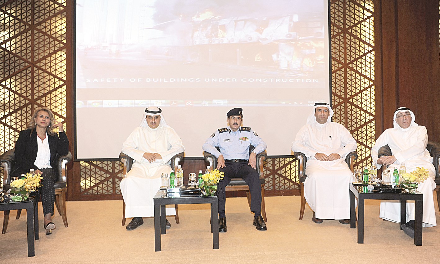 u0627u0644u0645u0643u0631u0627u062f u0648u0627u0644u0645u0646u0641u0648u062du064a u0648u062eu0631u064au0628u0637 u0648u0627u0644u063au0627u0646u0645 u0648u0627u0644u0639u0635u0641u0648u0631 u0623u062bu0646u0627u0621 u0627u0644u0646u062fu0648u0629 (u062au0635u0648u064au0631 u0637u0627u0631u0642 u0639u0632u0627u0644u062fu064au0646)