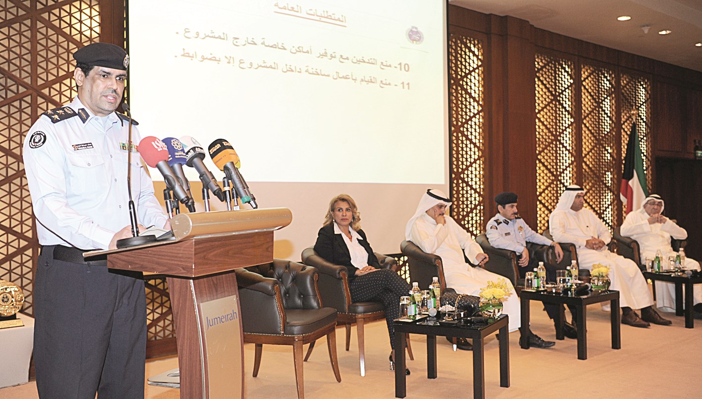 خالد فهد يتحدث في الندوة