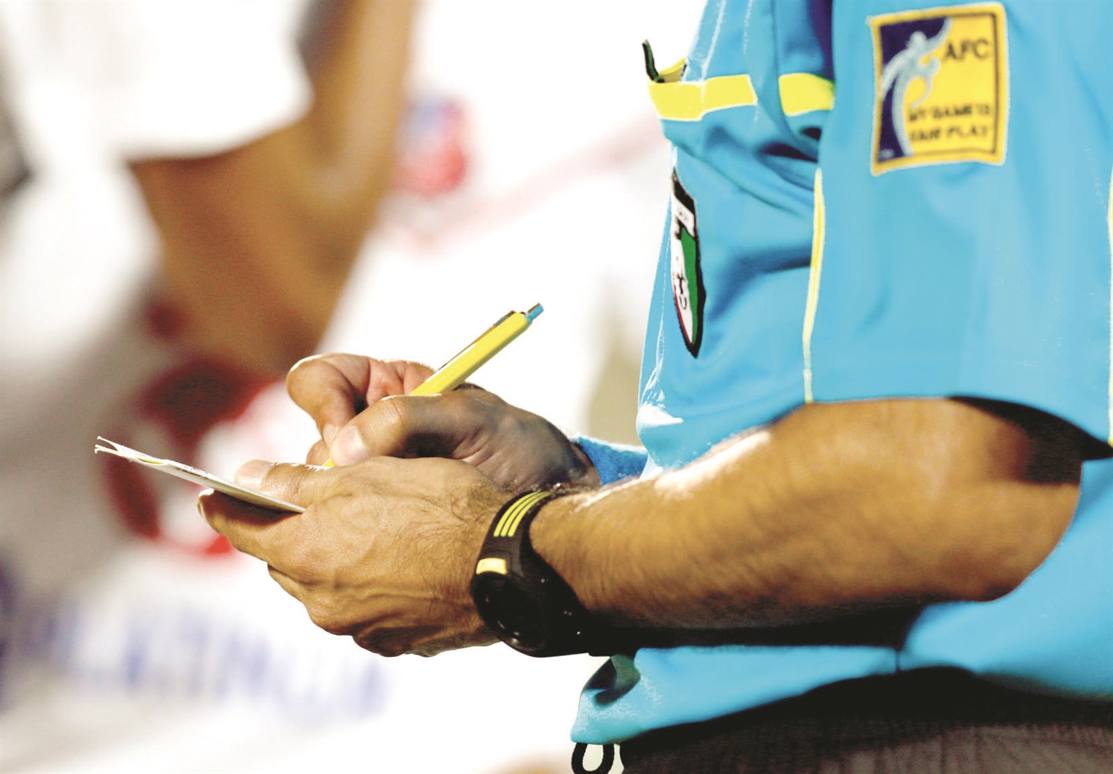 u0627u0644u0644u062cu0646u0629 u0627u0644u0645u0648u0642u062au0629 u062au0646u062au0638u0631 u0645u0644u0627u062du0638u0627u062a u0627u0644u062du0643u0627u0645 u0627u0644u0645u0646u0642u0637u0639u064au0646       (u0627u0644u0623u0632u0631u0642 u062fu0648u062a u0643u0648u0645)