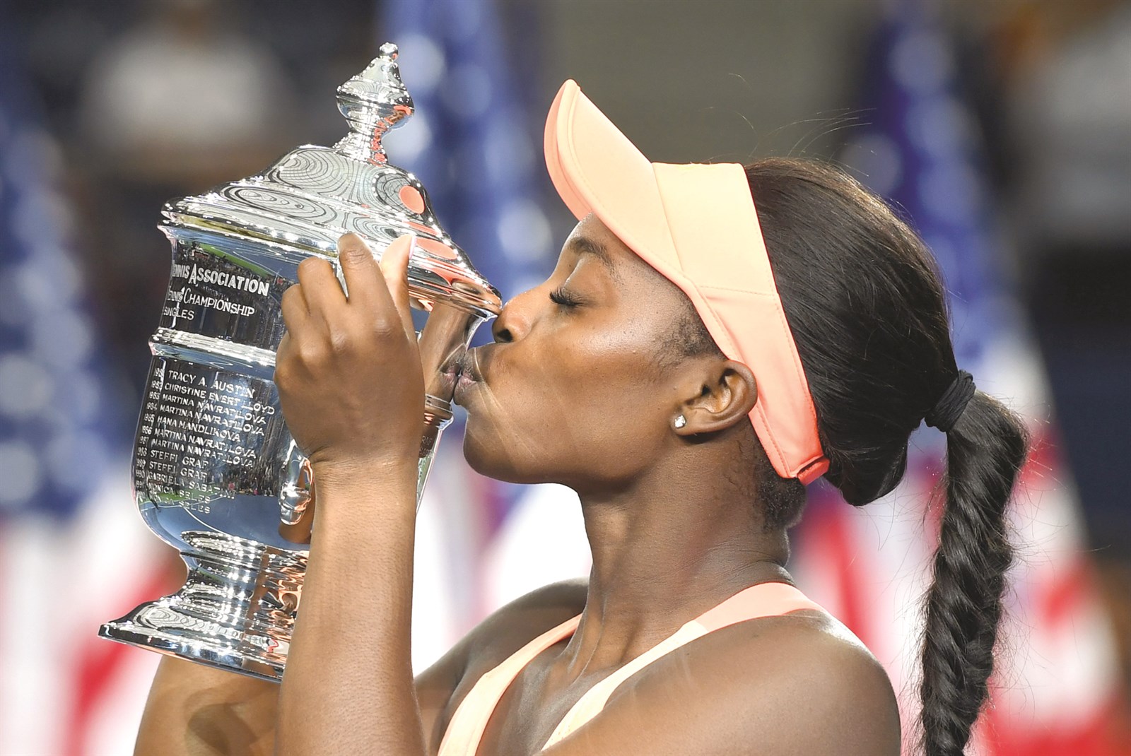 u0633u0644u0648u0646 u0633u062au064au0641u0646u0632 u062au0642u0628u0651u0644 u0643u0623u0633 u00abu0641u0644u0627u0634u064au0646u063a u0645u064au062fu0648u0632u00bb         (u0623 u0641 u0628)