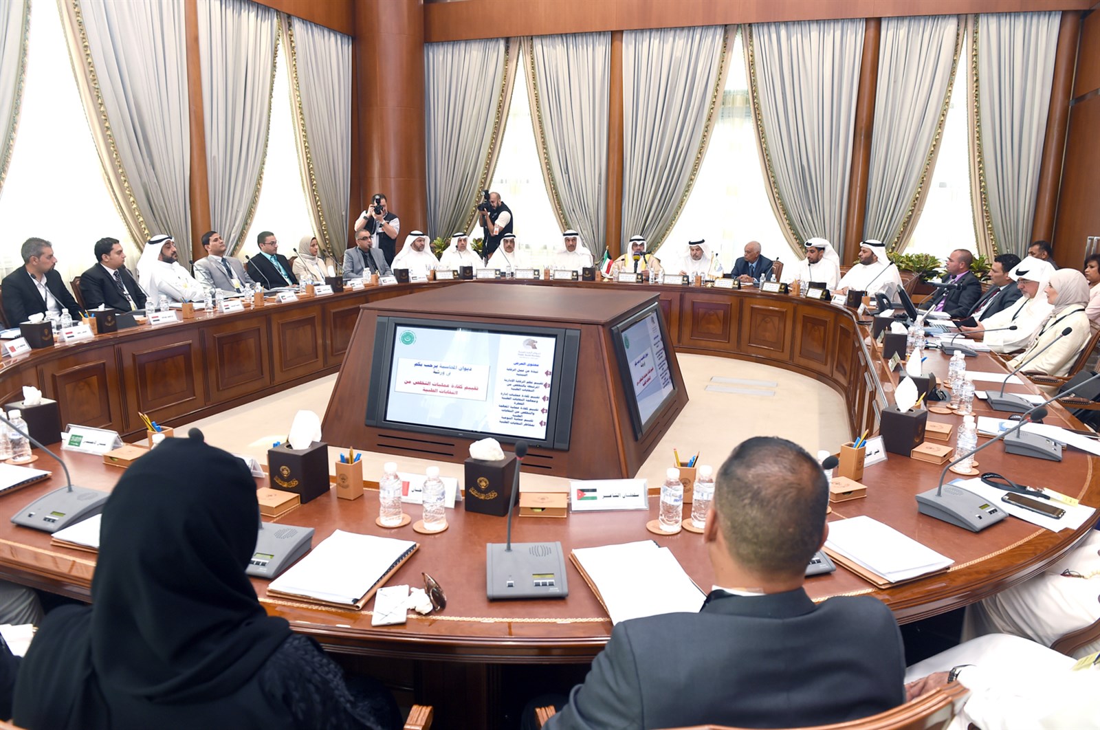 u0627u0644u0635u0631u0639u0627u0648u064a u0645u062au062du062fu062bu0627 u0641u064a u0627u0644u0648u0631u0634u0629     (u062au0635u0648u064au0631 u0623u0633u0639u062f u0639u0628u062fu0627u0644u0644u0647)