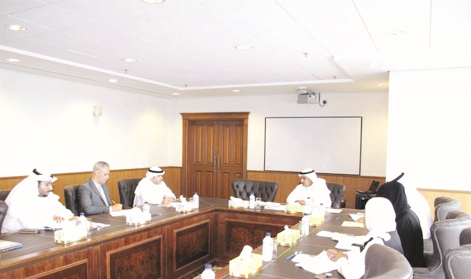 u0627u0644u062bu0648u064au0645u0631 u0645u062cu062au0645u0639u0627u064b u0628u0642u064au0627u062fu064au064a u0648u0632u0627u0631u0629 u0627u0644u0639u062fu0644