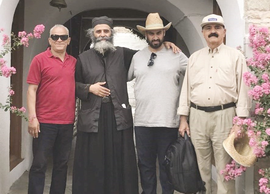 u0623u0639u0636u0627u0621 u0627u0644u0641u0631u064au0642 u0645u0639 u0631u062cu0644 u062fu064au0646 u0645u0633u064au062du064a u0623u0645u0627u0645 u0623u062du062f u0627u0644u0623u062fu064au0631u0629