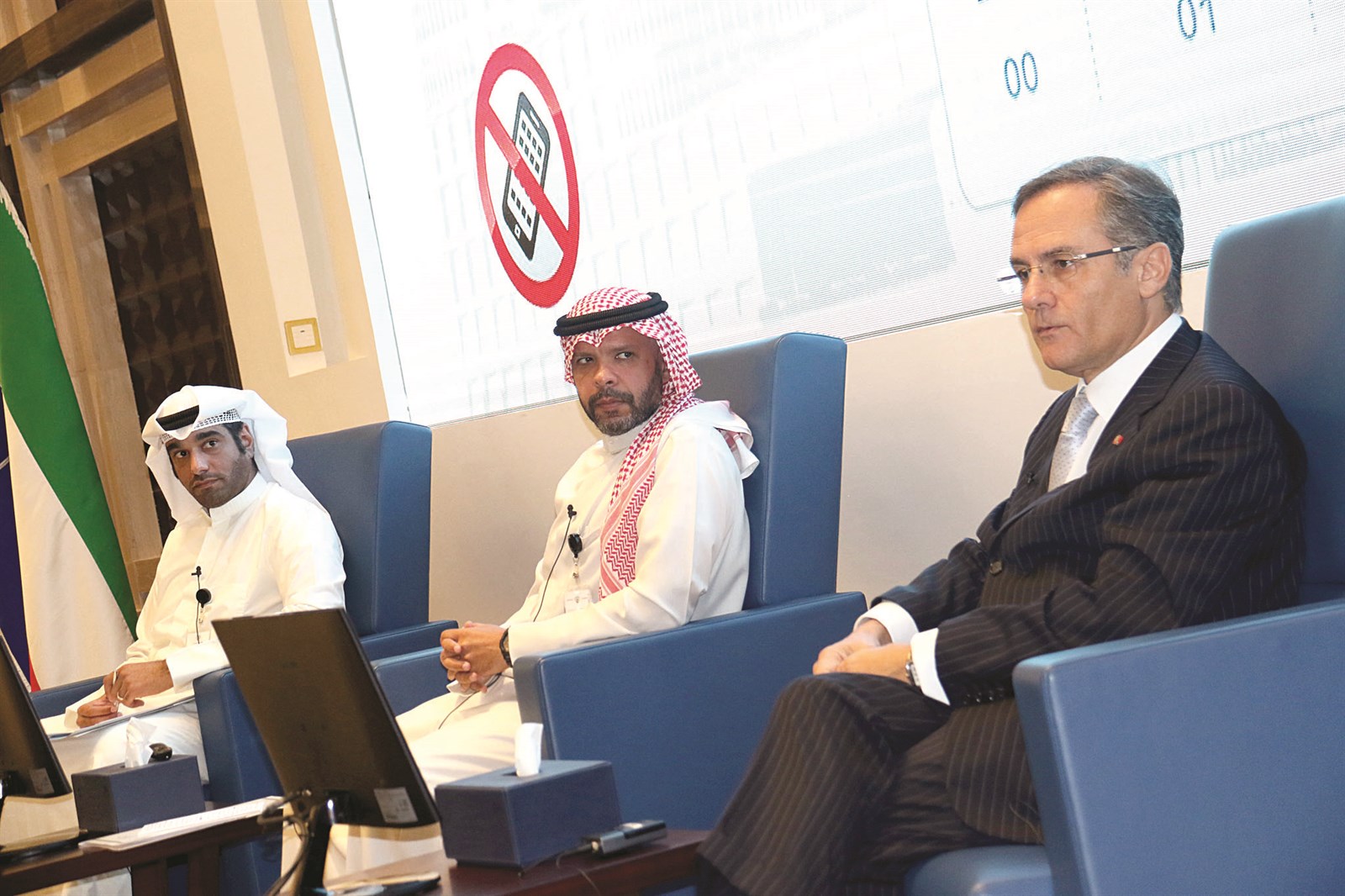 u062fu064a u0633u0627u0646u062au0648u0633 u0645u062au062du062fu062bu0627u064b u0641u064a u0627u0641u062au062au0627u062d u0623u0633u0628u0648u0639 u00abu0627u0644u0646u0627u062au0648u00bb (u062au0635u0648u064au0631 u0628u0633u0627u0645 u0632u064au062fu0627u0646)