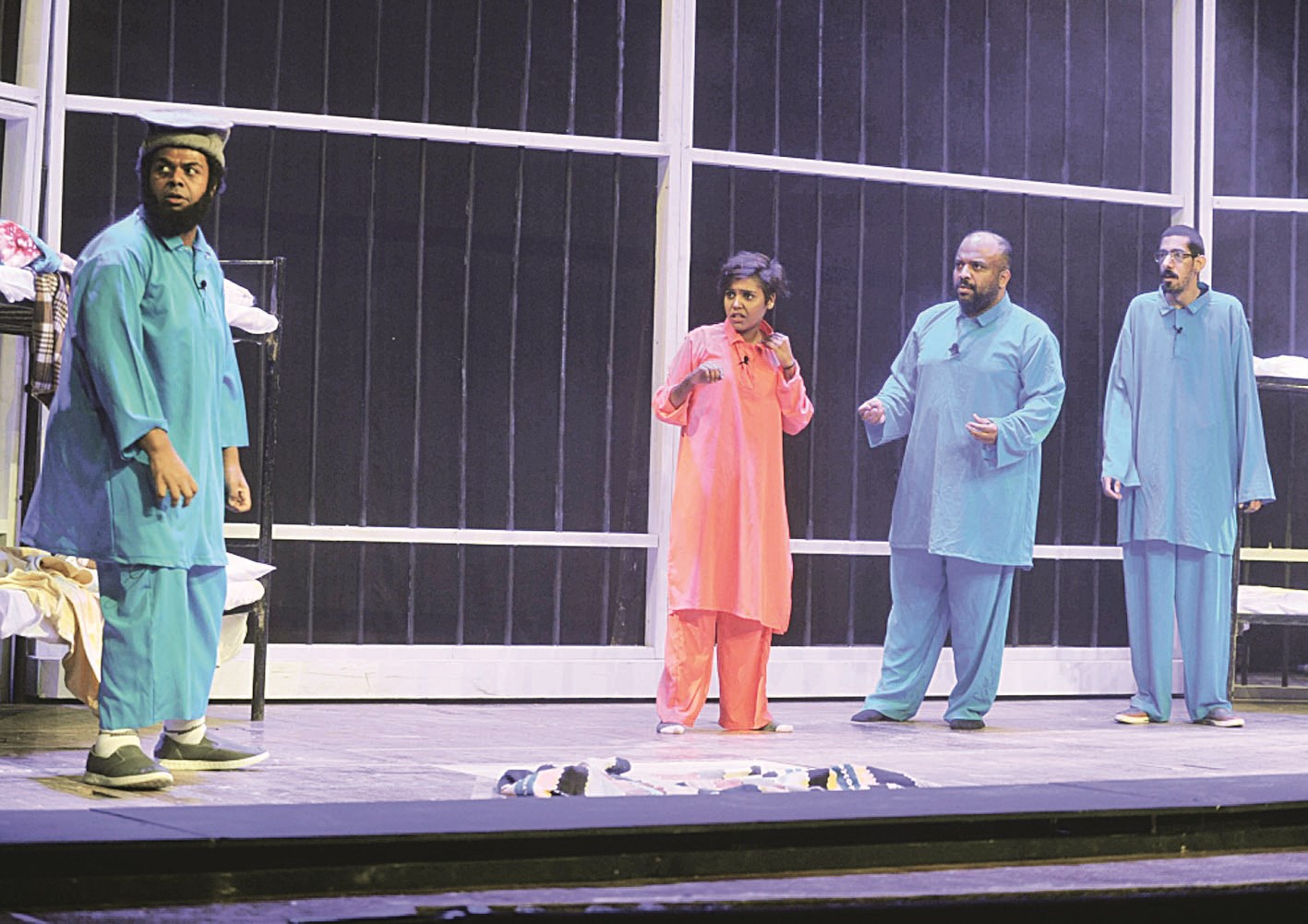 u062du0648u0627u0631 u0627u0644u0645u0633u0627u062cu064au0646 u0644u0644u0647u0631u0648u0628 (u062au0635u0648u064au0631 u0633u0639u062f u0647u0646u062fu0627u0648u064a)