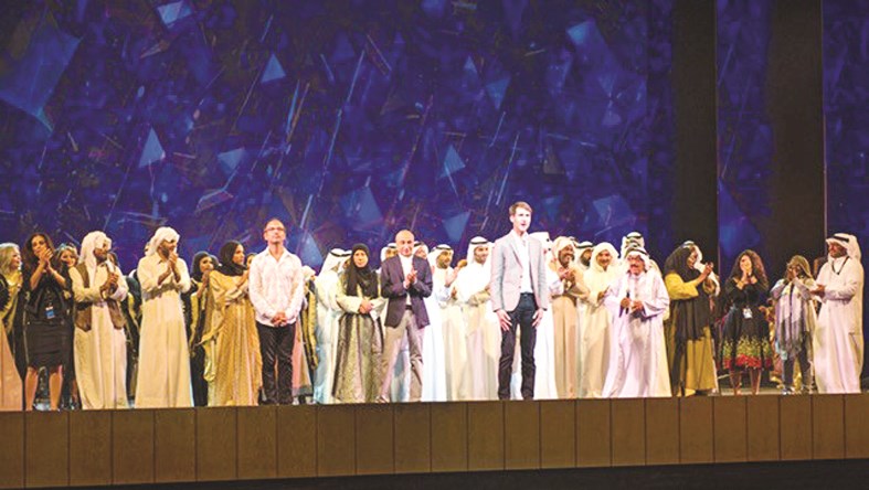 لقطة جماعية لفريق العمل