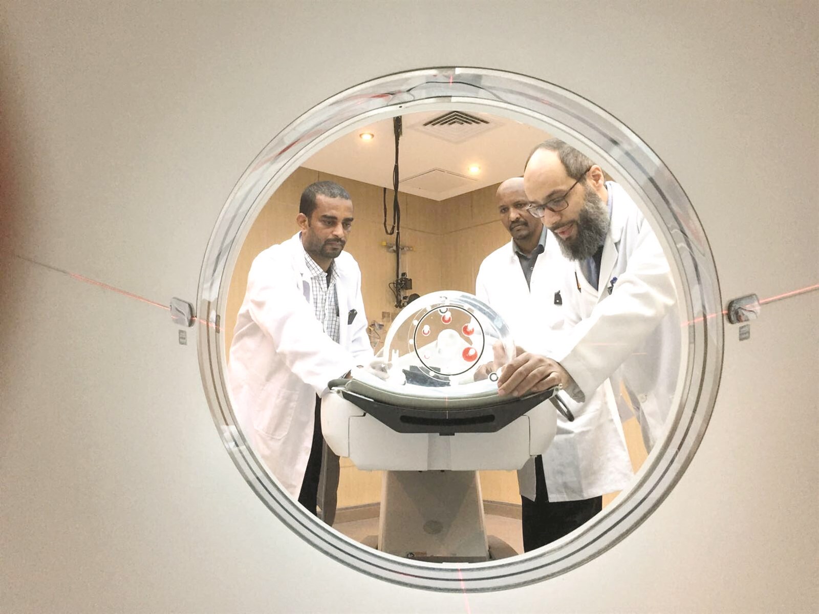 u0627u0644u0641u0631u064au0642 u0627u0644u0637u0628u064a u0623u062bu0646u0627u0621 u0627u062eu062au0628u0627u0631 u0627u0644u062cu0647u0627u0632 u0627u0644u062du062fu064au062b