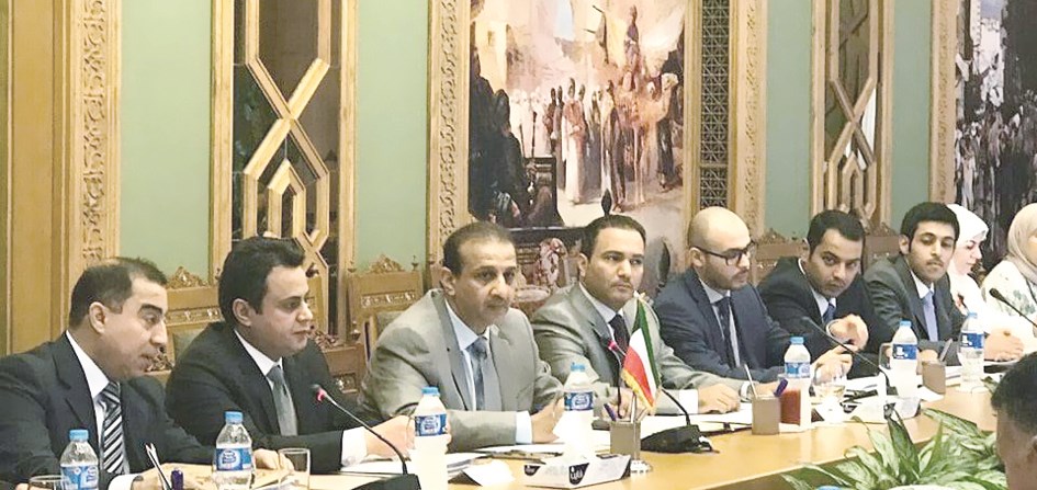 u0627u0644u0633u0641u064au0631 u0627u0644u062du0645u062f u0645u062au0631u0626u0633u0627u064b u0627u0644u062cu0627u0646u0628 u0627u0644u0643u0648u064au062au064a u0641u064a u0627u0644u0627u062cu062au0645u0627u0639