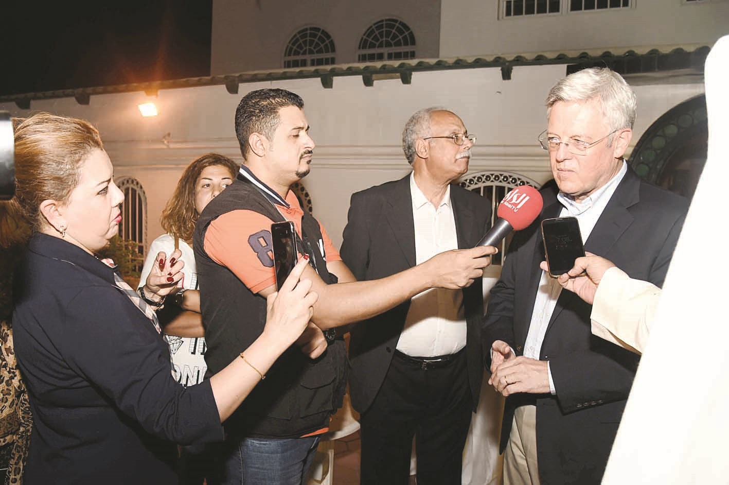 u0627u0644u0633u0641u064au0631 u0628u064au0631u063au0646u064au0631 u0645u062au062du062fu062bu0627u064b u0644u0644u0635u062du0627u0641u064au064au0646 (u062au0635u0648u064au0631 u0623u0633u0639u062f u0639u0628u062fu0627u0644u0644u0647)