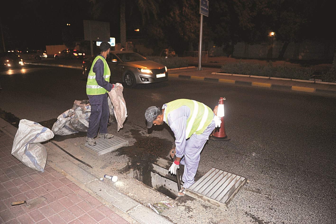 الرمال كانت تملأ مناهيل تصريف الأمطار