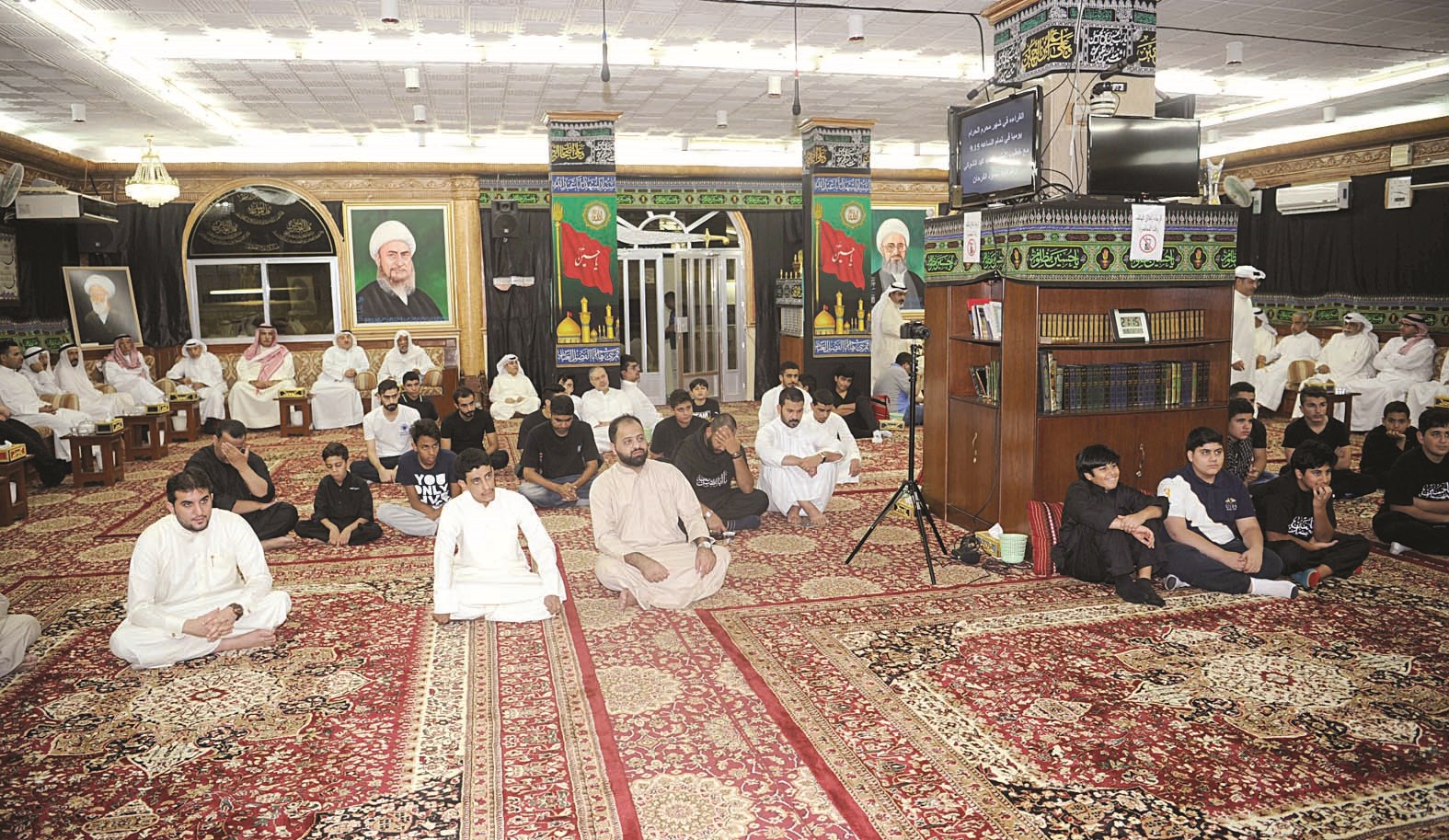 u062du0636u0648u0631 u0627u0644u0645u062cu0644u0633 u0627u0644u062du0633u064au0646u064a u0641u064a u062du0633u064au0646u064au0629 u0627u0644u0645u0634u0645u0648u0645 (u062au0635u0648u064au0631 u0637u0627u0631u0642 u0639u0632u0627u0644u062fu064au0646)