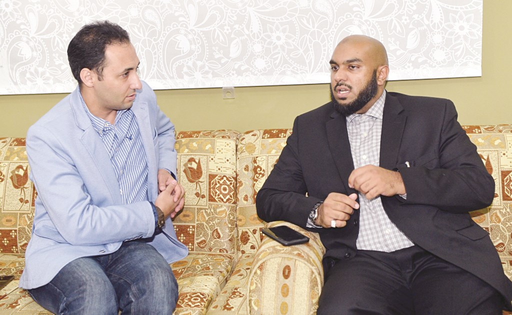 الزميل أحمد زكريا محاوراً أبو هريرة