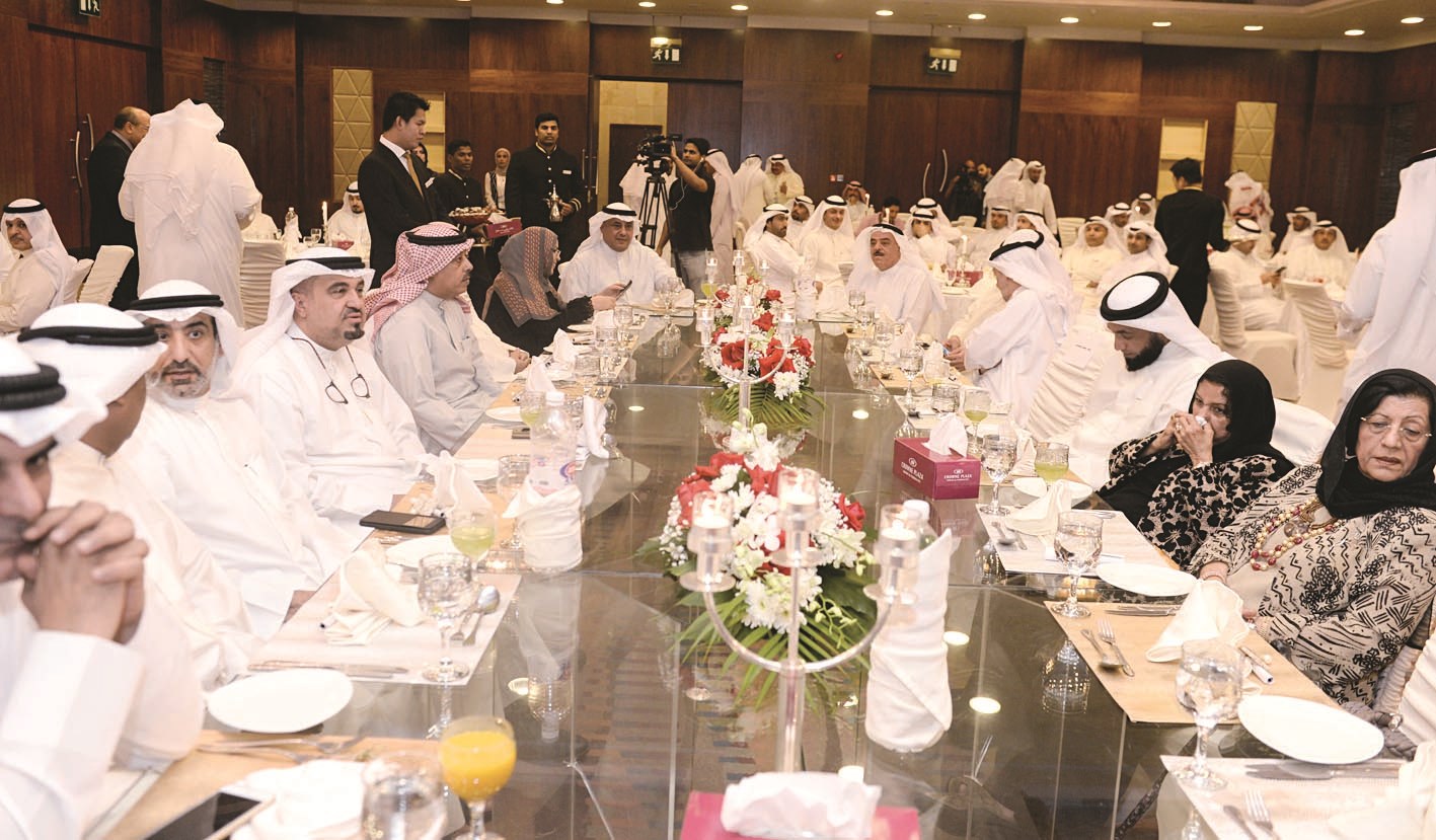 u0627u0644u0645u0637u064au0631u064a u0648u0627u0644u0643u0646u062fu0631u064a u0648u0643u0628u0627u0631 u0627u0644u0645u0633u0624u0648u0644u064au0646      (u062au0635u0648u064au0631 u0632u0643u0631u064au0627 u0639u0637u064au0629)