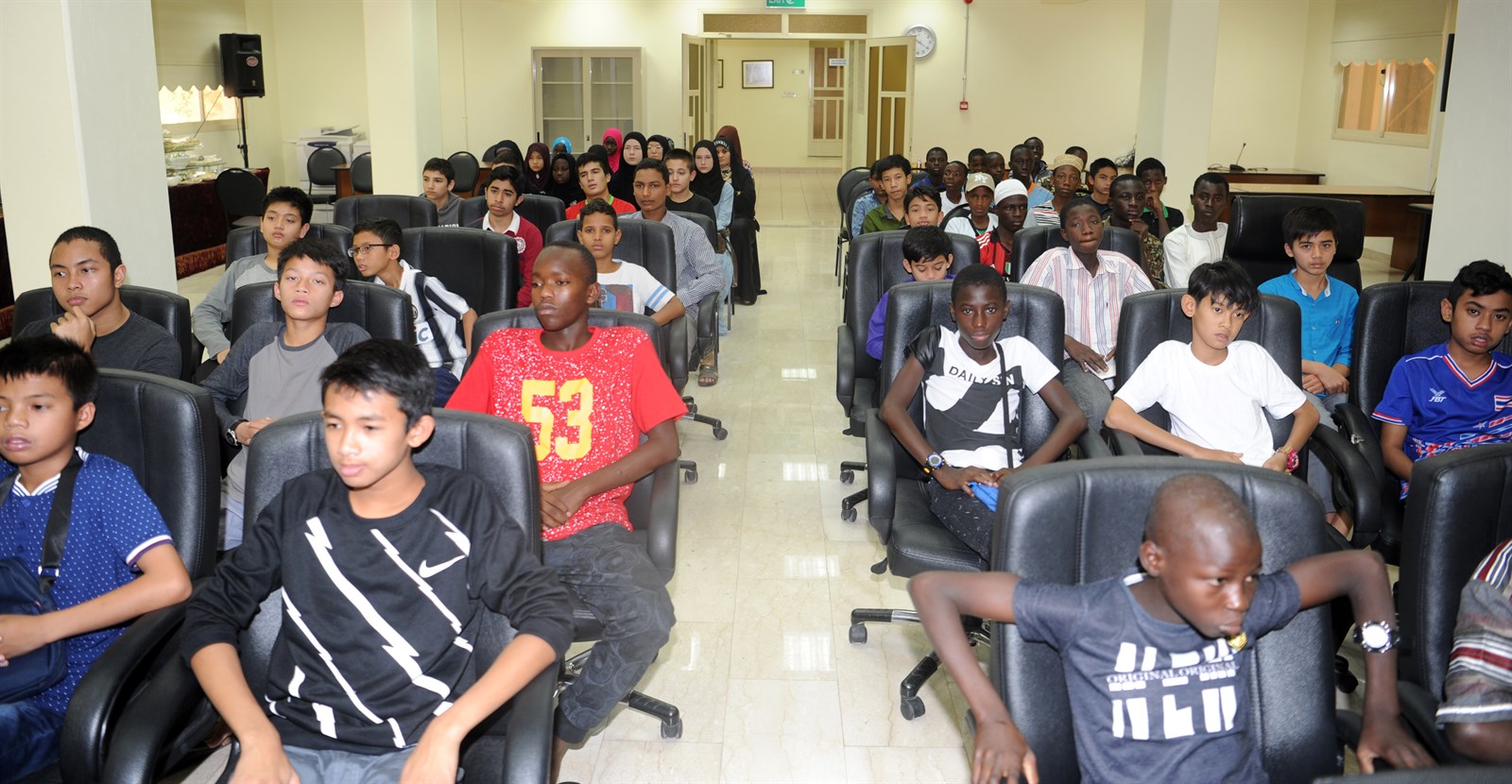 u062cu0627u0646u0628 u0645u0646 u0627u0644u0637u0644u0627u0628 u0627u0644u0645u0633u062au062cu062fu064au0646 (u062au0635u0648u064au0631 u0637u0627u0631u0642 u0639u0632u0627u0644u062fu064au0646)