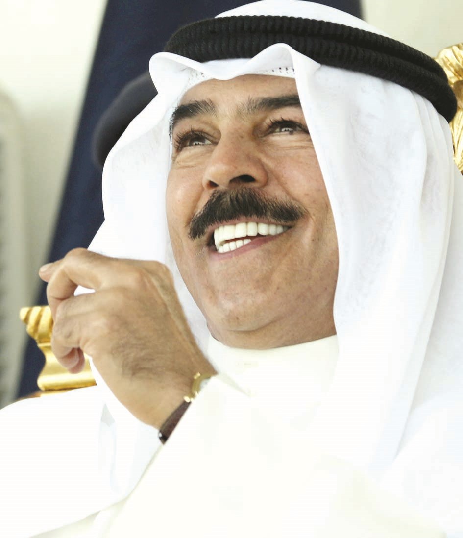 الخالد سعيد بما يتابعه من عرض مبهر