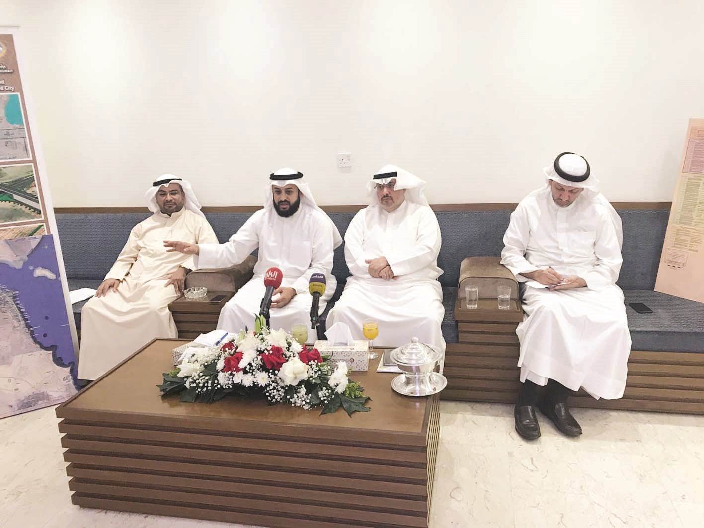 u0641u0647u0627u062f u0648u0627u0644u062du0635u0627u0646 u0645u062au062du062fu062bu064au0646 u062eu0644u0627u0644 u0627u0644u0646u062fu0648u0629