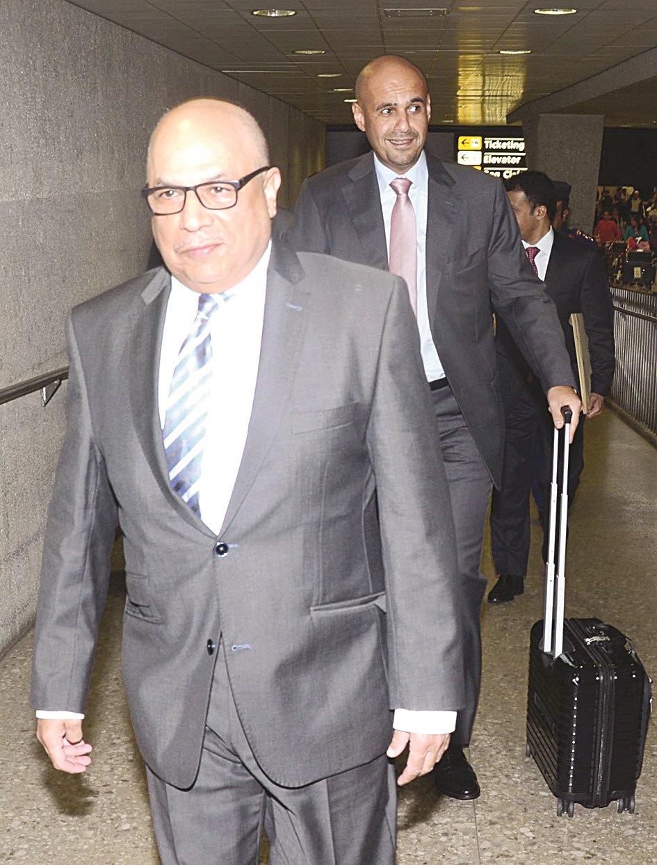 الجراح والصالح لدى وصولهما إلى واشنطن