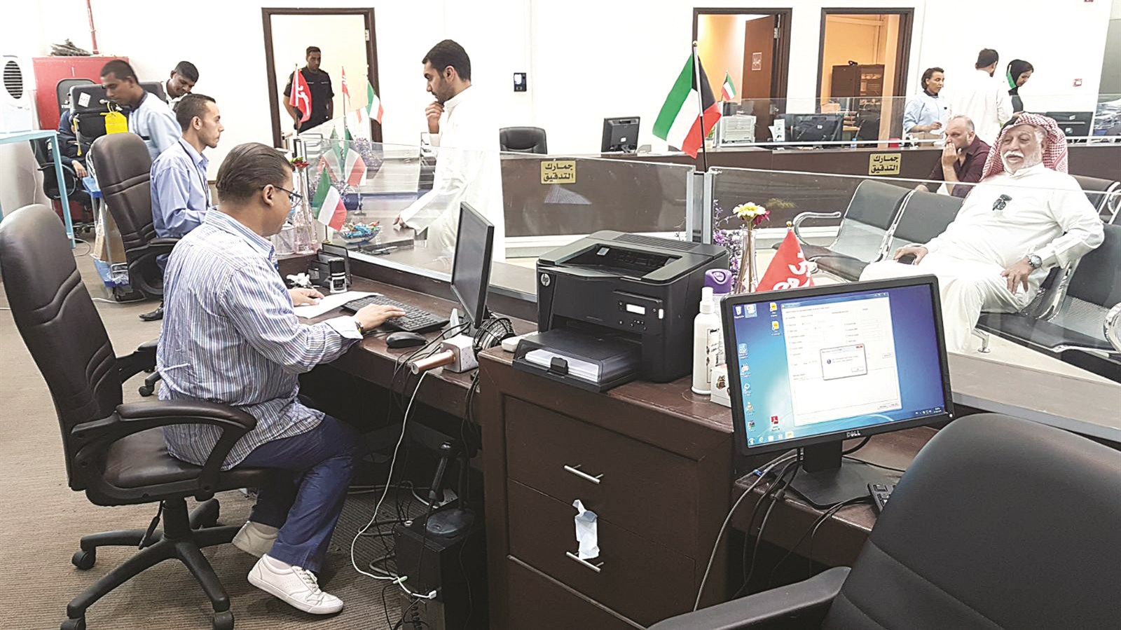 «مكتب الصديق» يستقبل أصحاب الطرود البريدية