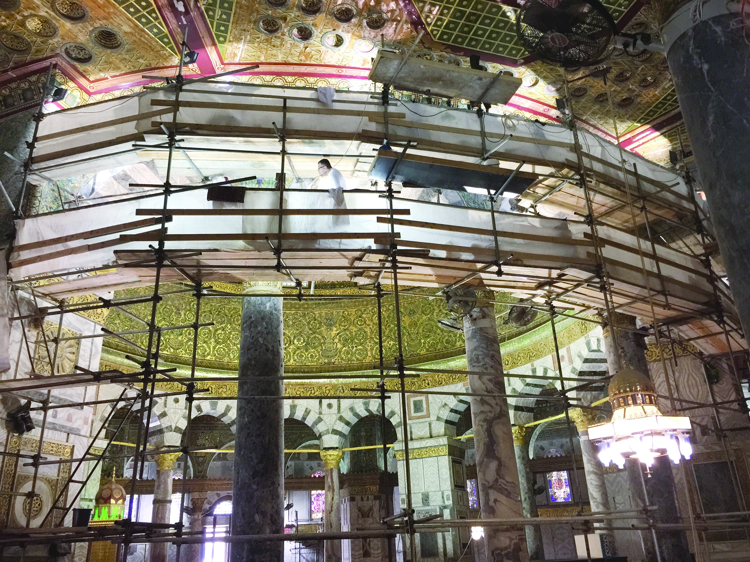 أعمال الترميم داخل المسجد القبلي 