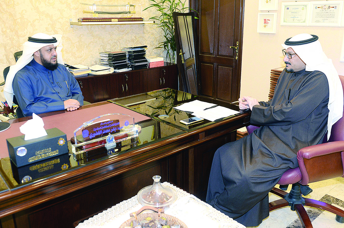 الغضوري يتحدث للزميل ناصر الفرحان