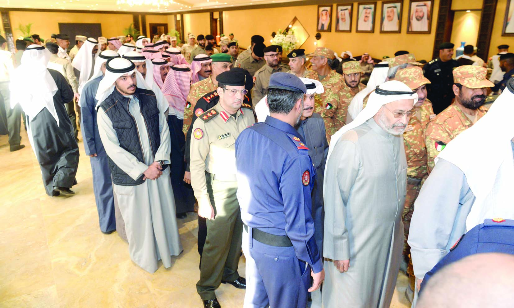 جمع غفير من المهنئين 	(تصوير زكريا عطية) 