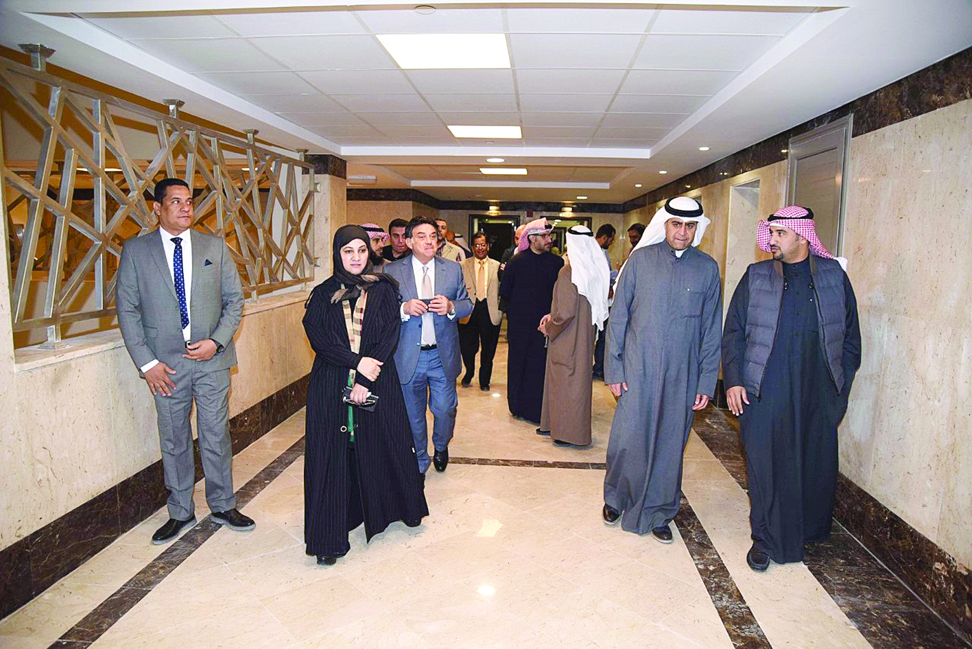 u062cu0648u0644u0629 u0641u064a u0627u0644u0645u0634u0631u0648u0639