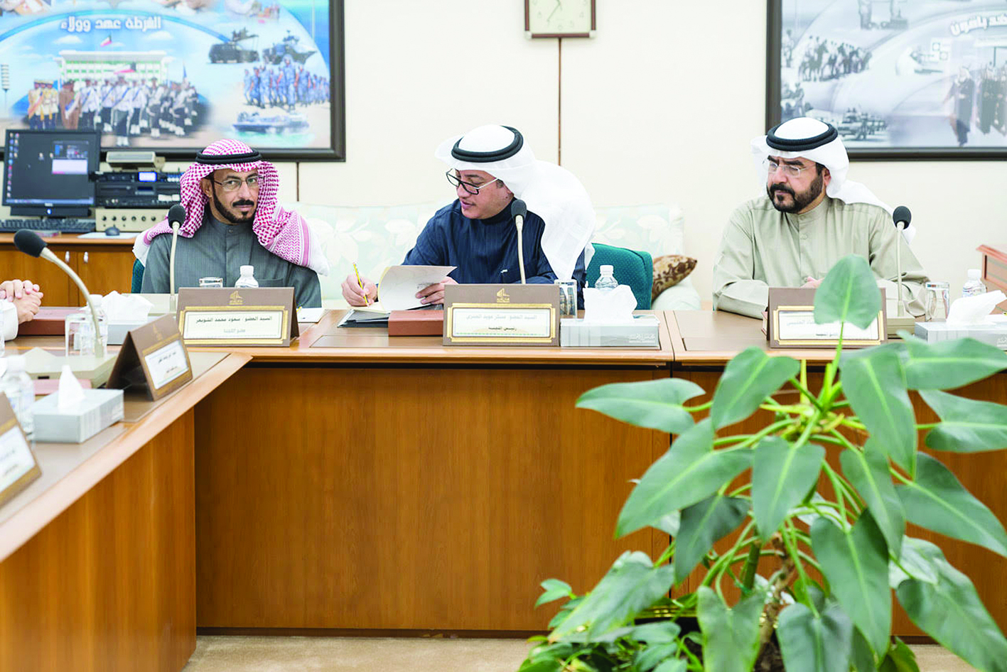 u0639u0633u0643u0631 u0645u062au0631u0626u0633u0627 u0627u062cu062au0645u0627u0639 u0644u062cu0646u0629 u0627u0644u062fu0627u062eu0644u064au0629 u0648u0627u0644u062fu0641u0627u0639