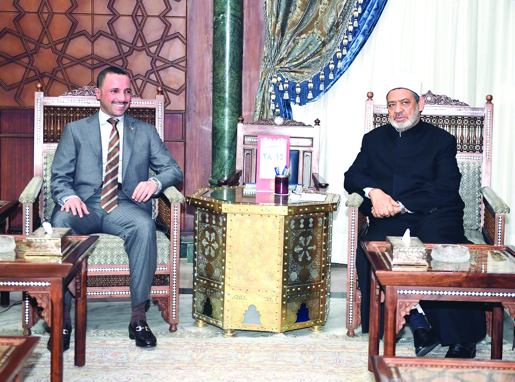 u0627u0644u063au0627u0646u0645 u0644u062fu0649 u0632u064au0627u0631u062au0647 u0634u064au062e u0627u0644u0623u0632u0647u0631