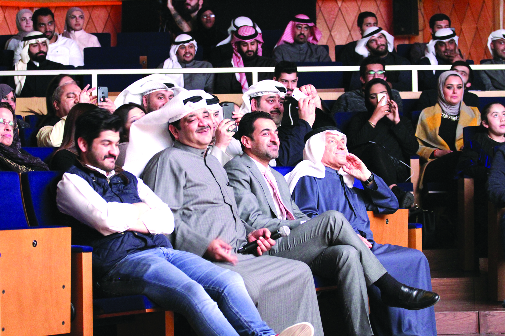 u0645u062du0645u062f u0623u0628u0648 u0627u0644u062du0633u0646 u0648u0641u064au0635u0644 u062eu0627u062cu0629 u0648u0628u0634u0627u0631 u0639u0628u062fu0627u0644u062du0633u064au0646 u0639u0628u062fu0627u0644u0631u0636u0627 u0641u064a u0645u0642u062fu0645 u0627u0644u062du0636u0648u0631