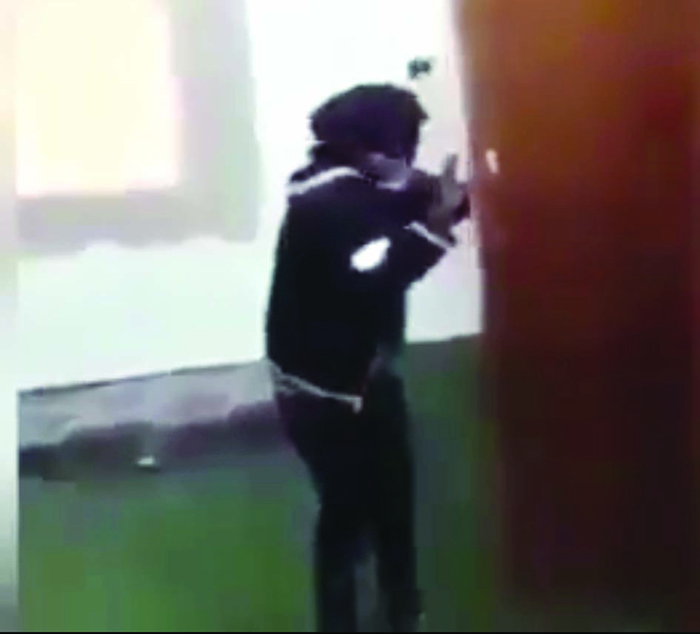 u0627u0644u0639u0627u0645u0644u0629 u062au062au0644u0642u0649 u0627u0644u0636u0631u0628 u0628u0627u0644u0623u062du0630u064au0629