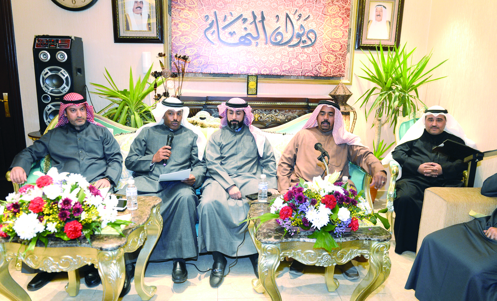 u0627u0644u0645u062au062du062fu062bu0648u0646 u0641u064a u0627u0644u0646u062fu0648u0629     (u062au0635u0648u064au0631 u0632u0643u0631u064au0627 u0639u0637u064au0629) 