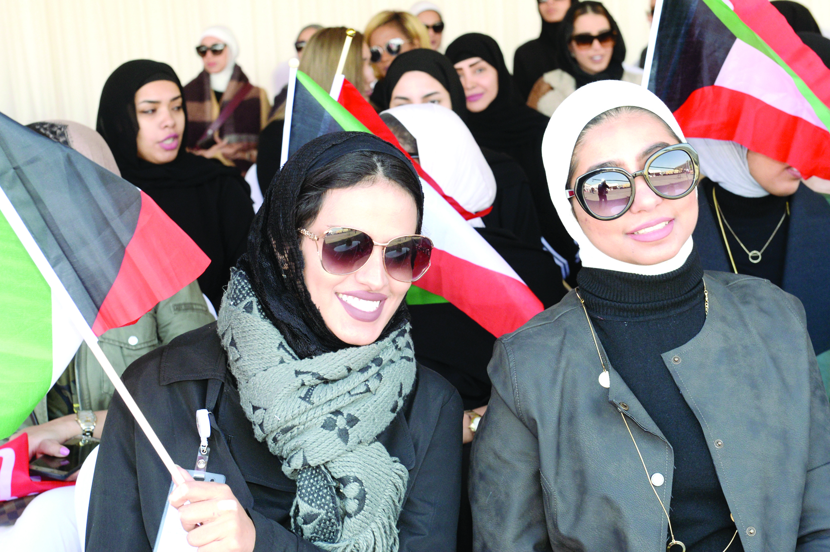 وجهان من الحفل