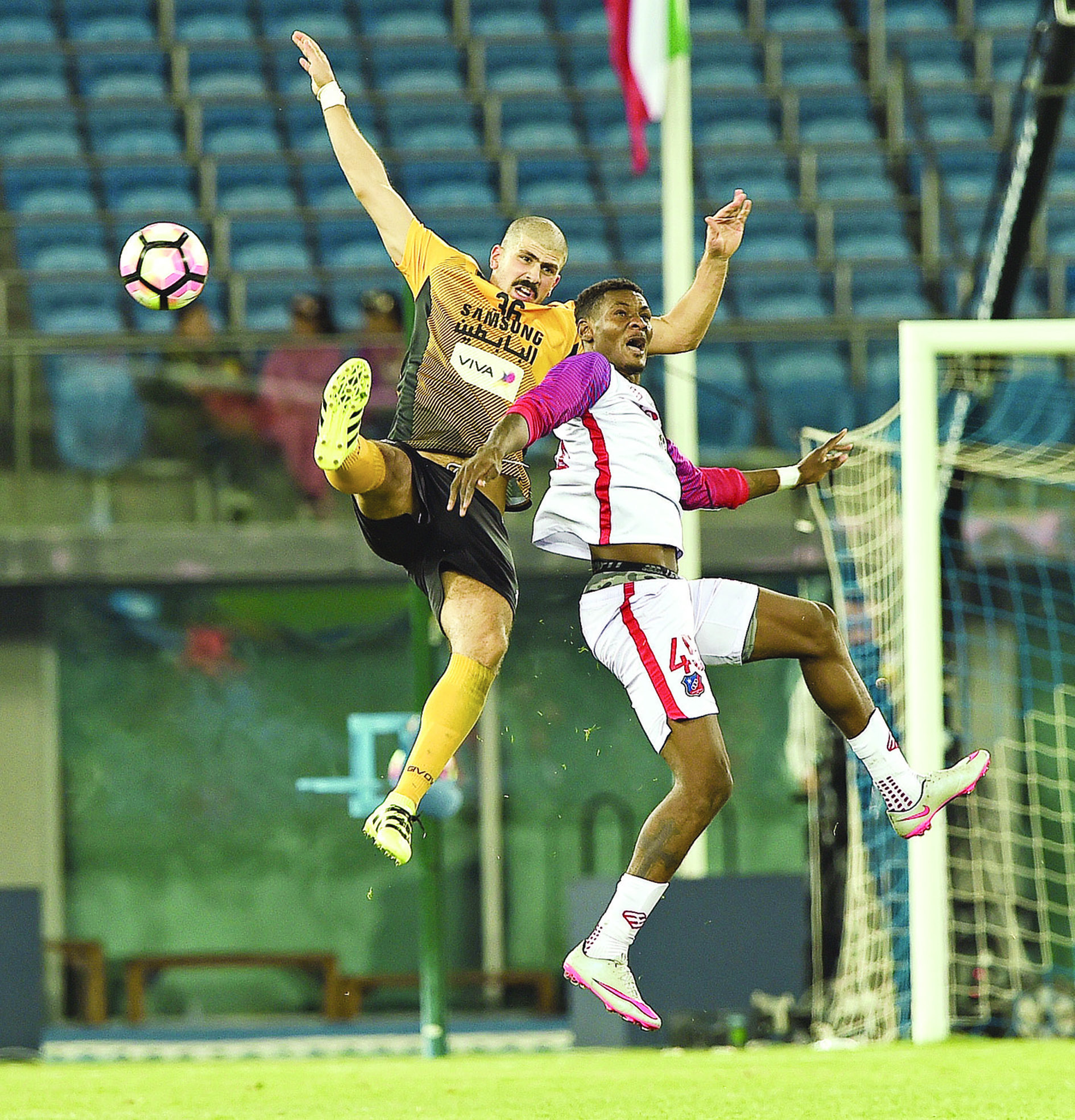 u0644u0645u0646 u0633u062au0643u0648u0646 u0627u0644u064au062f u0627u0644u0637u0648u0644u0649 u0641u064a u0644u0642u0627u0621 u00abu0627u0644u0623u0628u064au0636u00bb u0648u00abu0627u0644u0623u0635u0641u0631u00bb u0627u0644u0644u064au0644u0629u061f