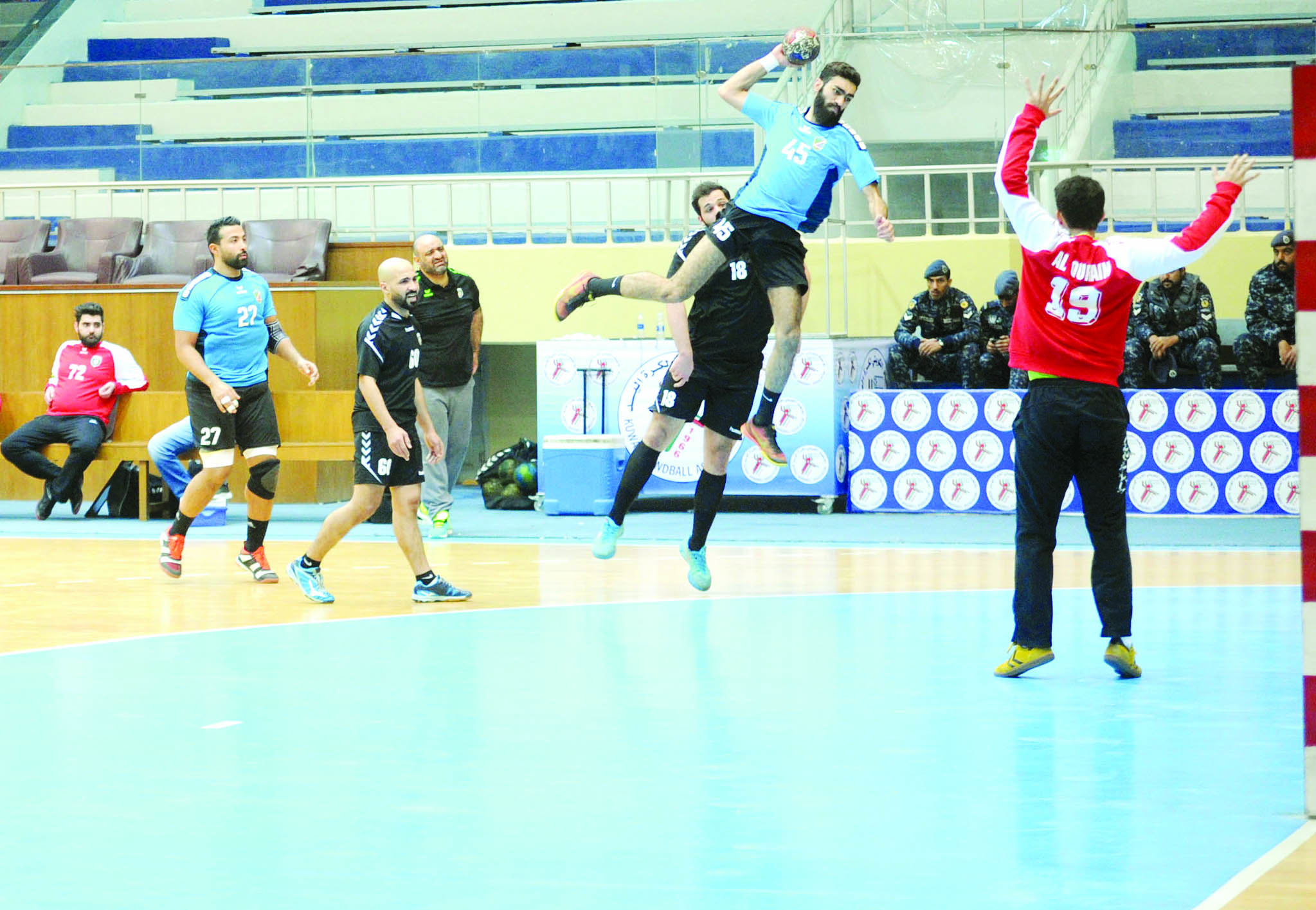 u0644u0627u0639u0628 u0627u0644u0633u0627u0644u0645u064au0629 u0645u062du0645u062f u0627u0644u0628u0644u0648u0634u064a u0645u0635u0648u0628u0627u064b u0628u0627u062au062cu0627u0647 u0645u0631u0645u0649 u0627u0644u0642u0631u064au0646 t(u062au0635u0648u064au0631 u0643u0631u0645 u062fu064au0627u0628)