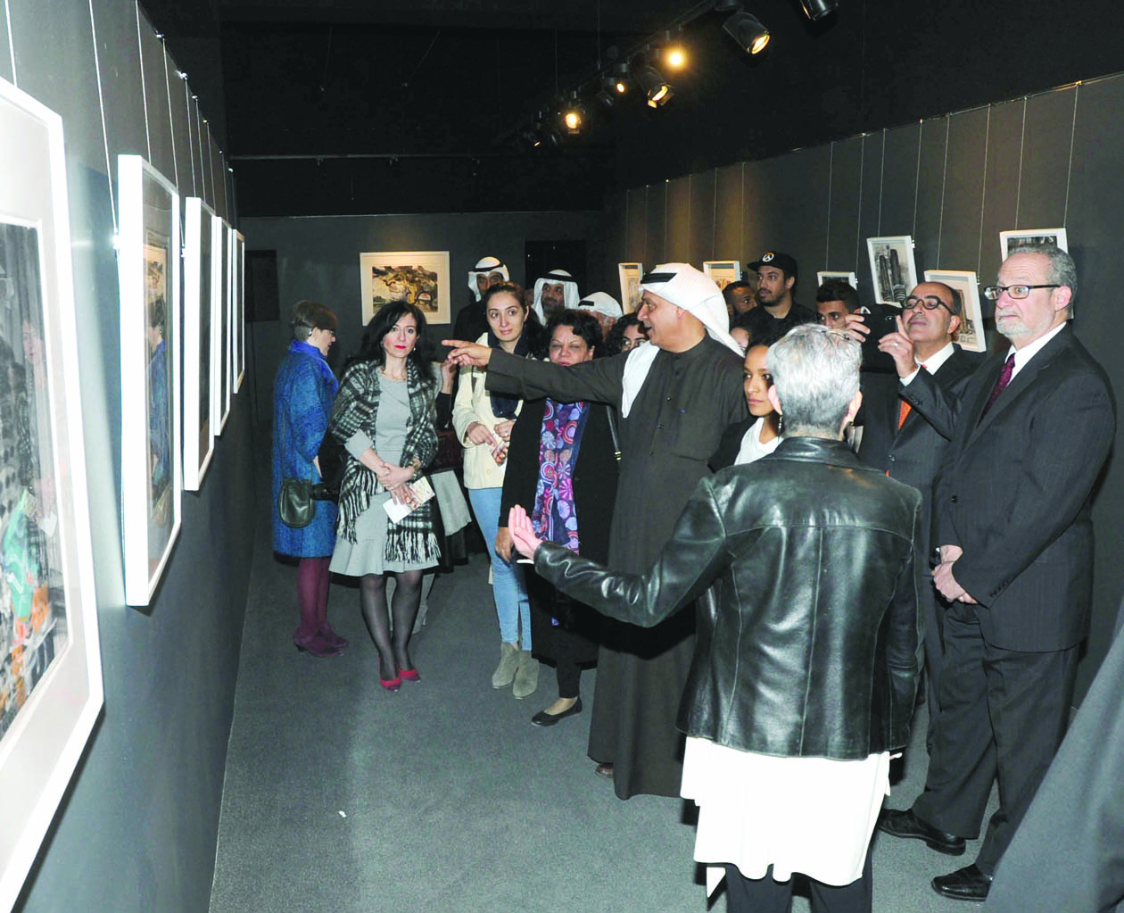 u062cu0648u0644u0629 u0641u064a u0627u0644u0645u0639u0631u0636t (u062au0635u0648u064au0631 u0643u0631u0645 u0630u064au0627u0628)